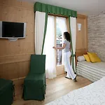 Meuble Cima Bianca Garni Hotel Bormio