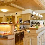 Hotel Meuble Cima Bianca Garni
