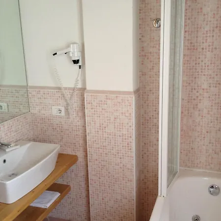 Ξενοδοχείο Meuble Cima Bianca Garni 3*