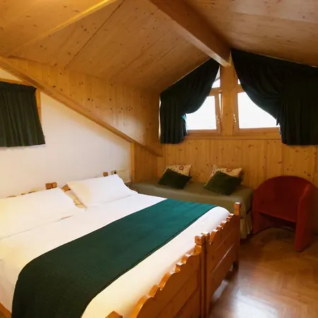 穆本雷西玛比安卡加尼酒店 3*