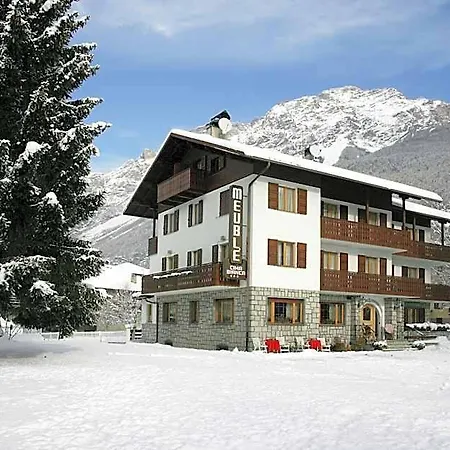 Meuble Cima Bianca Garni Hotel