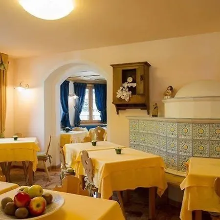 Meuble Cima Bianca Garni Hotel 3*