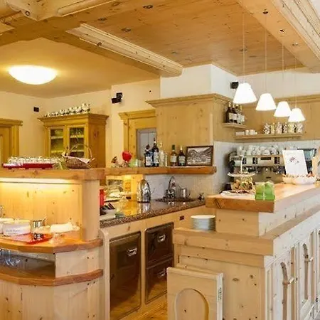 Hotell Meuble Cima Bianca Garni